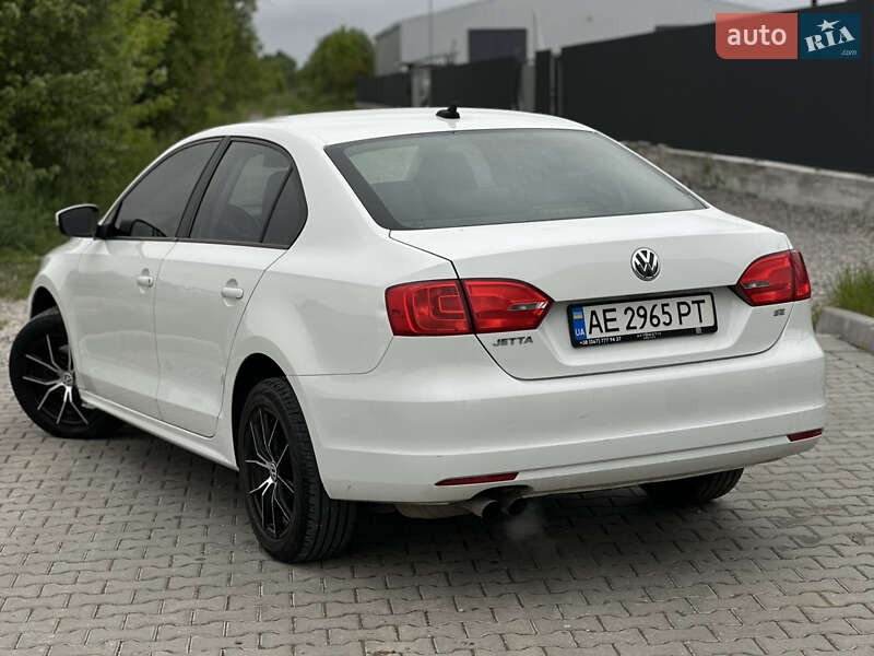 Седан Volkswagen Jetta 2014 в Ивано-Франковске