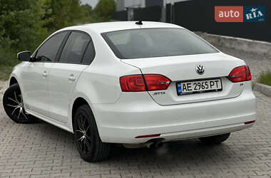 Седан Volkswagen Jetta 2014 в 