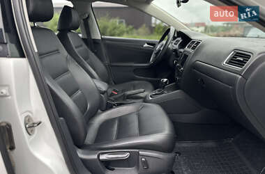 Седан Volkswagen Jetta 2014 в 