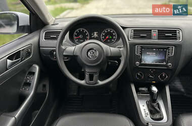 Седан Volkswagen Jetta 2014 в 