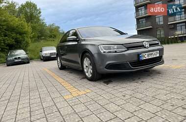 Седан Volkswagen Jetta 2013 в Новом Ярычеве