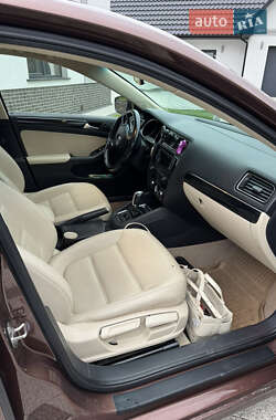 Седан Volkswagen Jetta 2016 в 