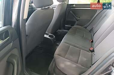 Седан Volkswagen Jetta 2005 в 