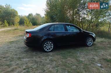 Седан Volkswagen Jetta 2005 в 