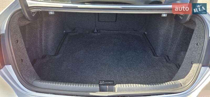 Седан Volkswagen Jetta 2013 в Харькове
