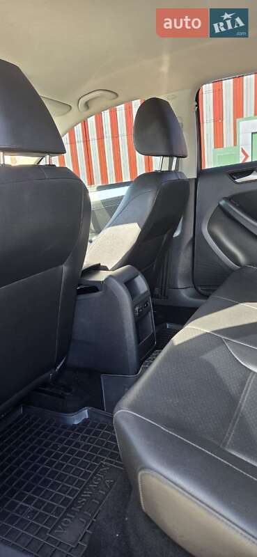 Седан Volkswagen Jetta 2013 в Харькове