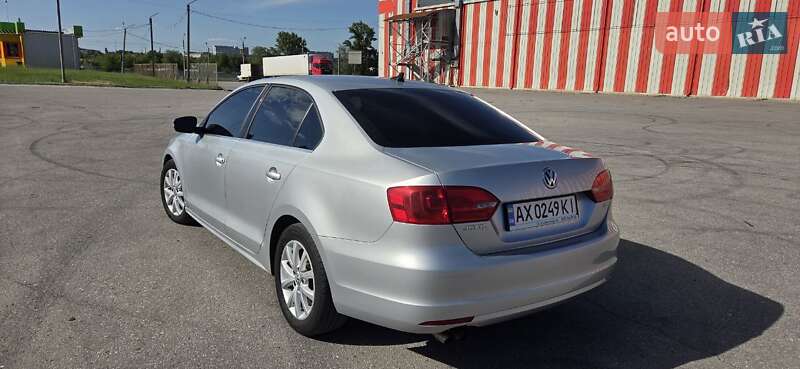 Седан Volkswagen Jetta 2013 в Харькове