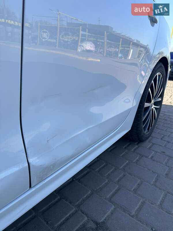 Седан Volkswagen Jetta 2015 в Павлограді