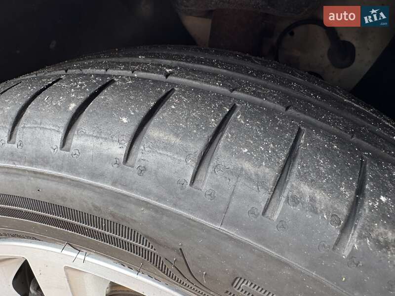 Седан Volkswagen Jetta 2010 в Черновцах