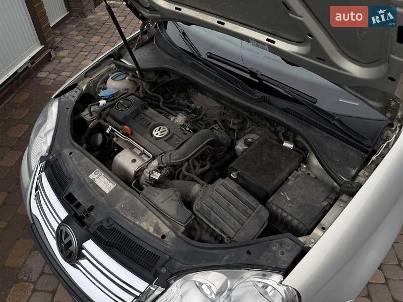 Седан Volkswagen Jetta 2010 в Черновцах