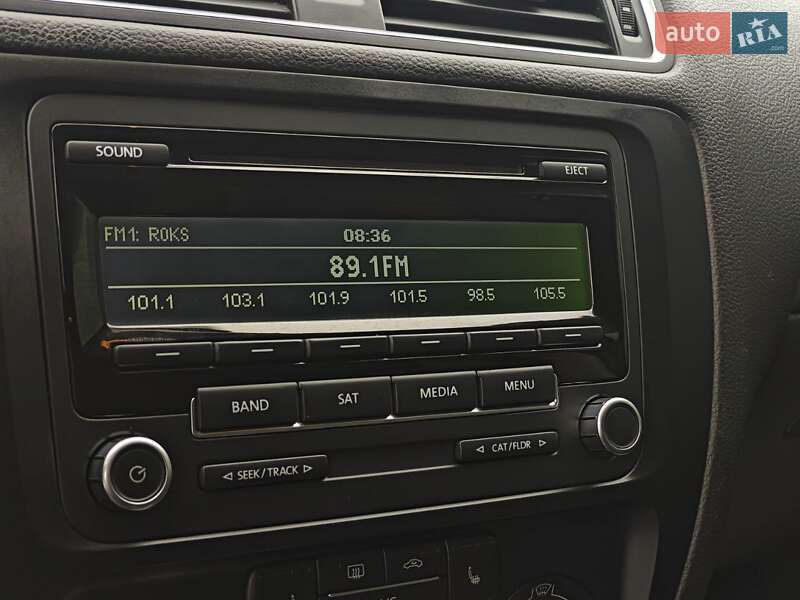Седан Volkswagen Jetta 2013 в Львові