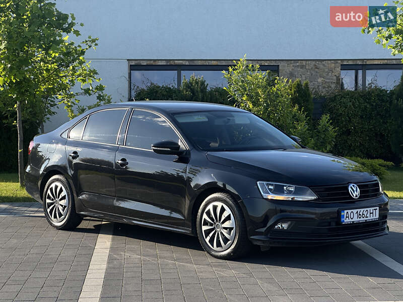 Седан Volkswagen Jetta 2015 в Мукачевому