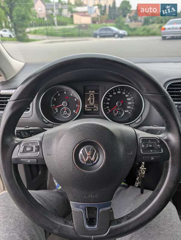 Универсал Volkswagen Jetta 2013 в Львове