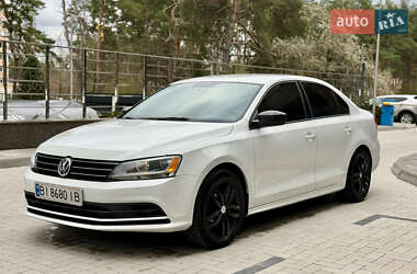 Седан Volkswagen Jetta 2015 в 