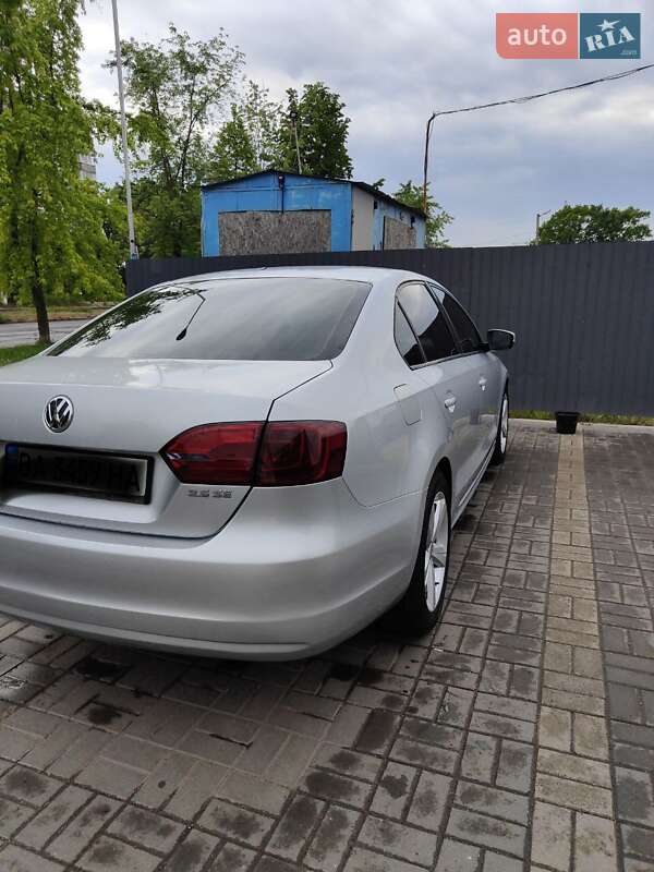 Седан Volkswagen Jetta 2012 в Кропивницком