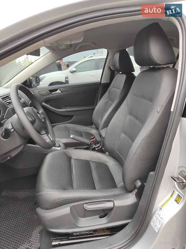 Седан Volkswagen Jetta 2012 в Кропивницком