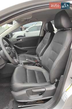 Седан Volkswagen Jetta 2012 в 