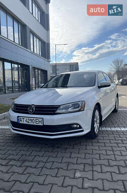 Седан Volkswagen Jetta 2015 в 