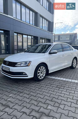 Седан Volkswagen Jetta 2015 в 