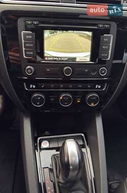 Седан Volkswagen Jetta 2015 в 