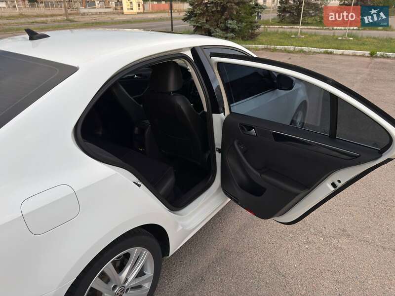 Седан Volkswagen Jetta 2015 в Запорожье