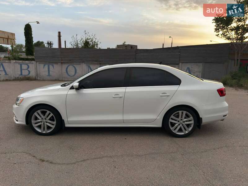 Седан Volkswagen Jetta 2015 в Запорожье
