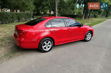 Седан Volkswagen Jetta 2012 в 