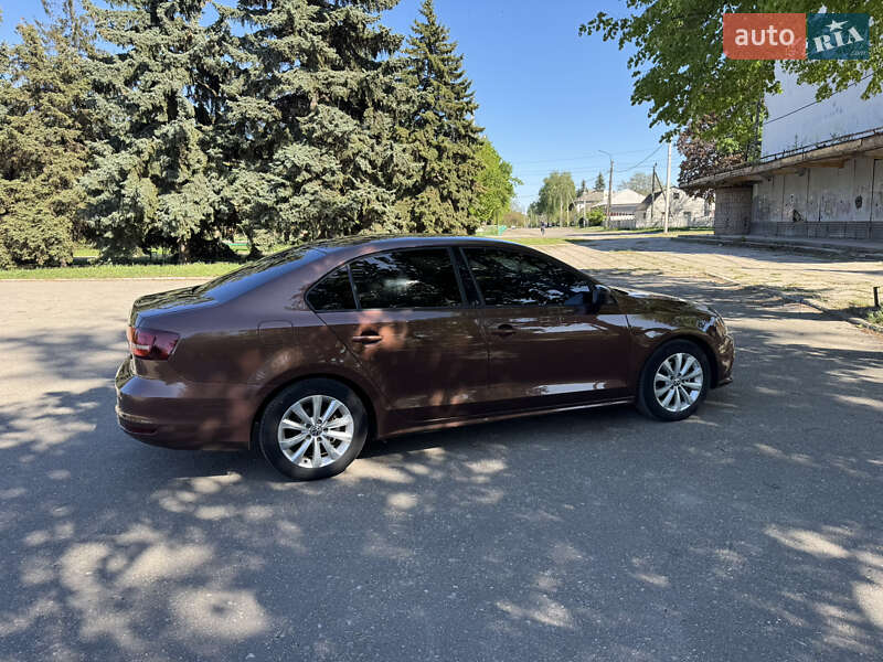 Седан Volkswagen Jetta 2016 в Павлограді