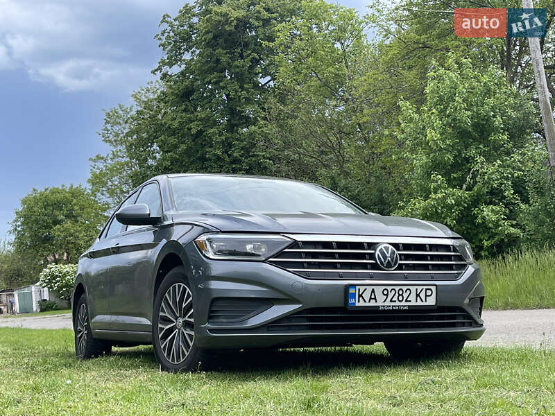 Седан Volkswagen Jetta 2018 в 