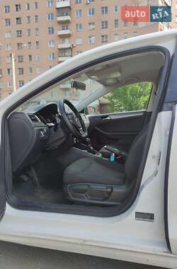Седан Volkswagen Jetta 2014 в 