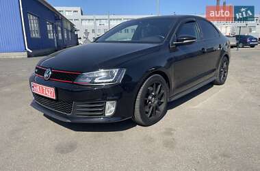 Седан Volkswagen Jetta 2015 в Киеве