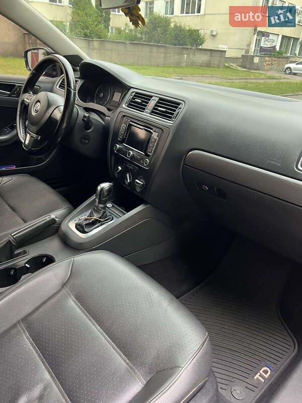 Седан Volkswagen Jetta 2012 в Черкасах фото 24 Седан Volkswagen Jetta 2012 в Черкасах