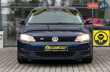 Седан Volkswagen Jetta 2010 в 
