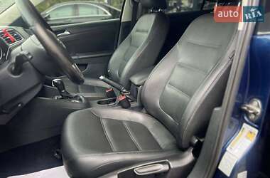 Седан Volkswagen Jetta 2010 в 