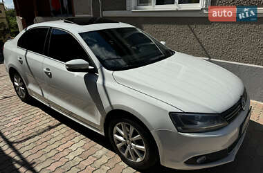 Седан Volkswagen Jetta 2014 в 