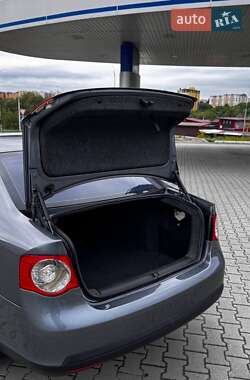 Седан Volkswagen Jetta 2007 в 