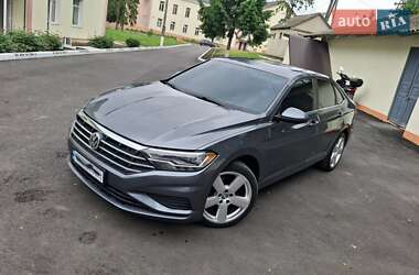 Седан Volkswagen Jetta 2019 в 