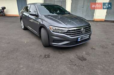 Седан Volkswagen Jetta 2019 в 