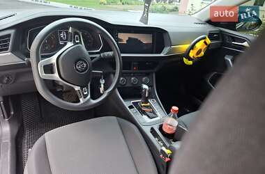 Седан Volkswagen Jetta 2019 в 