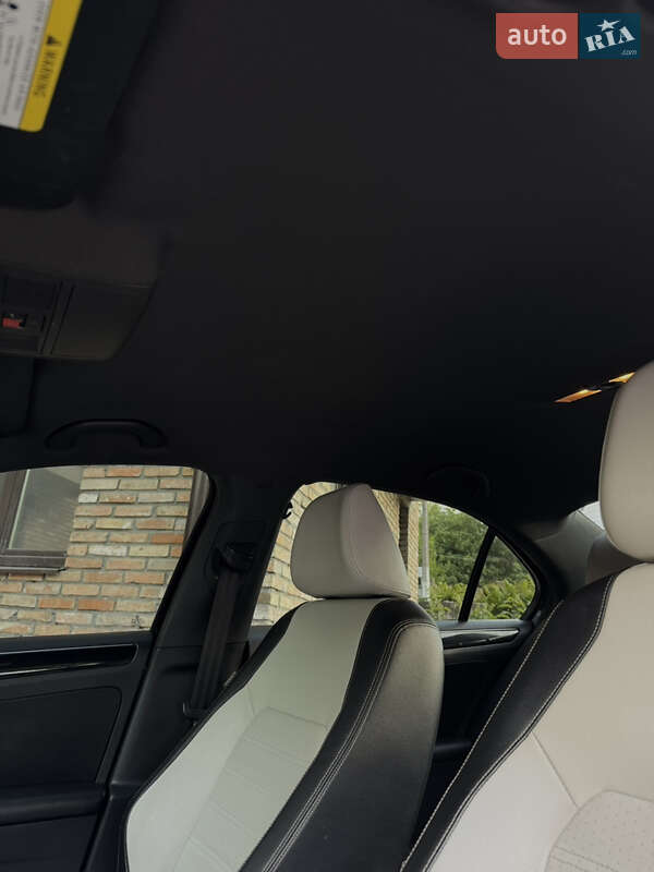 Седан Volkswagen Jetta 2014 в Днепре