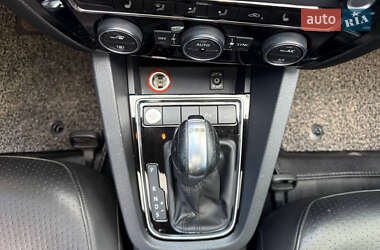Седан Volkswagen Jetta 2015 в 