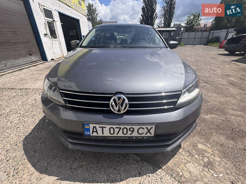Седан Volkswagen Jetta 2016 в 