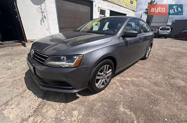 Седан Volkswagen Jetta 2016 в 