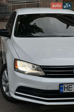 Седан Volkswagen Jetta 2015 в 