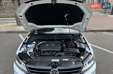 Седан Volkswagen Jetta 2015 в 