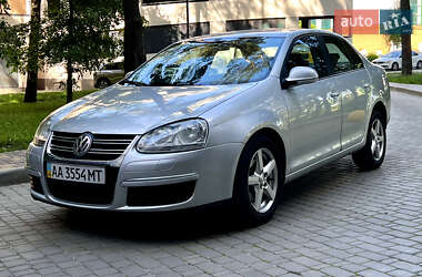 Седан Volkswagen Jetta 2008 в Киеве