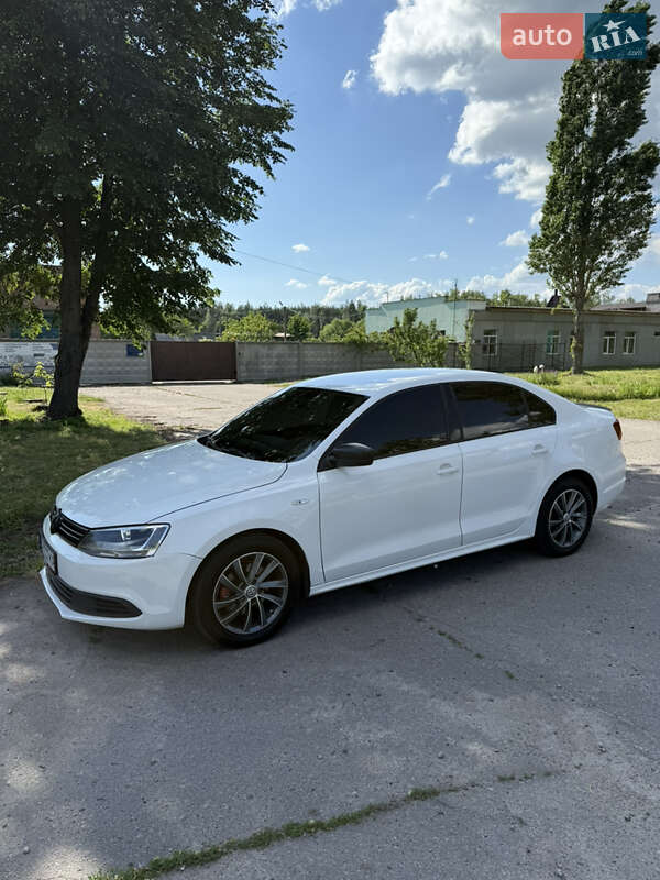 Седан Volkswagen Jetta 2012 в Кременчуці