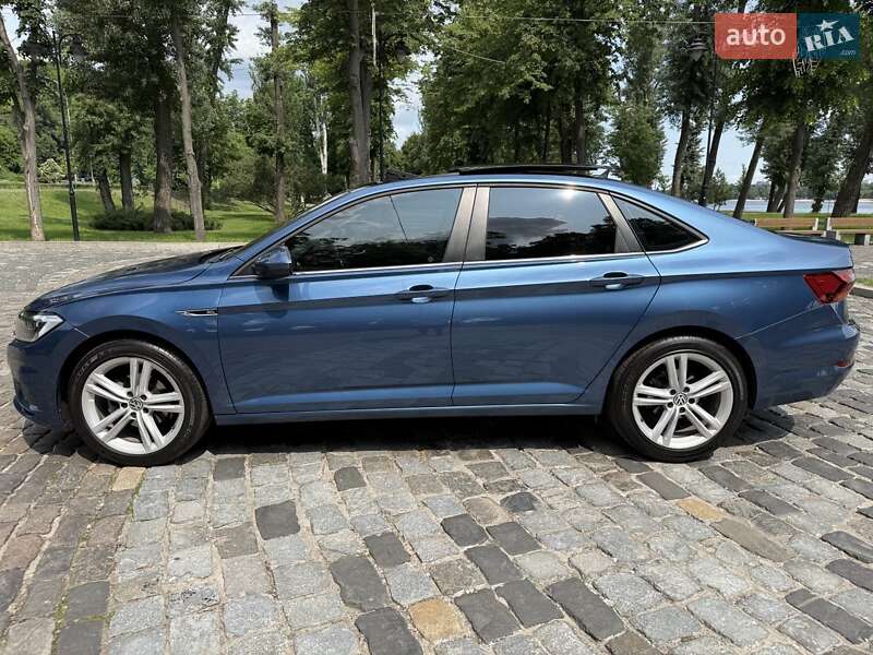 Седан Volkswagen Jetta 2018 в Киеве