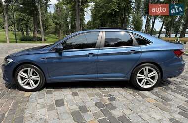 Седан Volkswagen Jetta 2018 в 