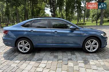 Седан Volkswagen Jetta 2018 в 